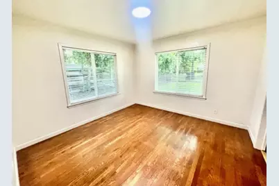 1109 Davis Street, Taylor, TX 76574 - Photo 10