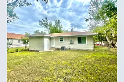 1109 Davis Street, Taylor, TX 76574 - Photo 12