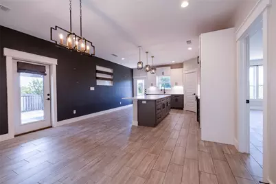 20703 Bonanza Street, Lago Vista, TX 78645 - Photo 8