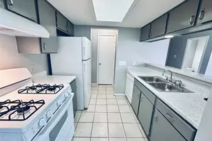 5305 Woodland Oaks Ct, Austin, TX 78744 - Photo 2