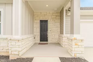 404 Eagle Dr, San Marcos, TX 78666 - Photo 2