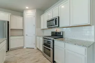 404 Eagle Dr, San Marcos, TX 78666 - Photo 12