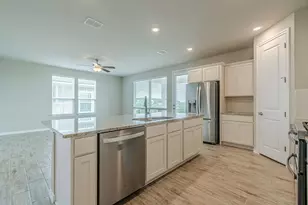 404 Eagle Dr, San Marcos, TX 78666 - Photo 12
