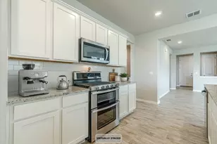 404 Eagle Dr, San Marcos, TX 78666 - Photo 8