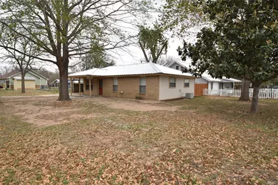 608 Wilkes Street, Smithville, TX 78957 - Photo 2