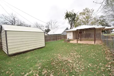 608 Wilkes Street, Smithville, TX 78957 - Photo 14