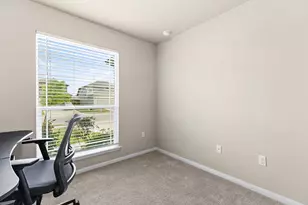 404 Cassandra Dr, Hutto, TX 78634 - Photo 30