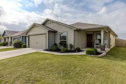 404 Cassandra Drive, Hutto, TX 78634 - Photo 2