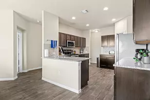 404 Cassandra Dr, Hutto, TX 78634 - Photo 12