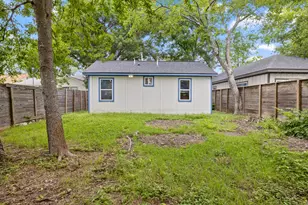 907 E 53rd St, Austin, TX 78751 - Photo 32