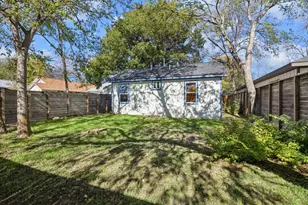 907 E 53rd St, Austin, TX 78751 - Photo 30