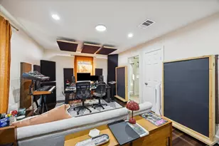 907 E 53rd St, Austin, TX 78751 - Photo 22