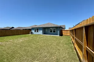 1714 Windsor Blvd, Lockhart, TX 78644 - Photo 36