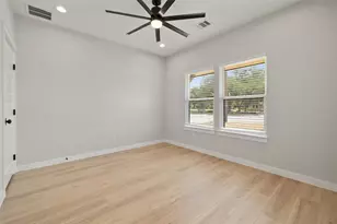 705 Sloan St, Taylor, TX 76574 - Photo 28