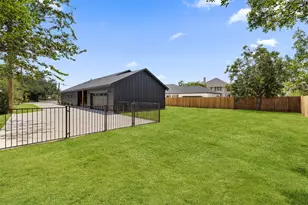 705 Sloan St, Taylor, TX 76574 - Photo 34