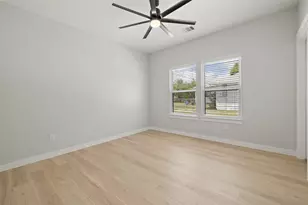 705 Sloan St, Taylor, TX 76574 - Photo 26