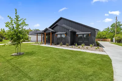 705 Sloan Street, Taylor, TX 76574 - Photo 4