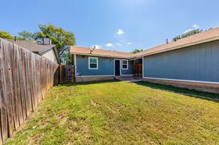 2011 E Stassney Ln, Austin, TX 78744 - Photo 22