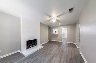 2011 E Stassney Ln, Austin, TX 78744 - Photo 4