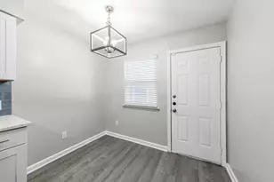 2011 E Stassney Ln, Austin, TX 78744 - Photo 10