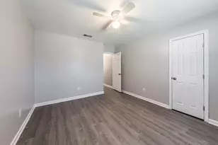 2011 E Stassney Ln, Austin, TX 78744 - Photo 18