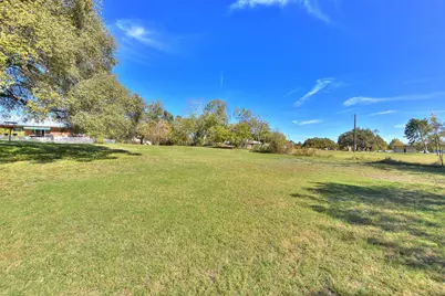 210 E Morrow Street, Georgetown, TX 78626 - Photo 8
