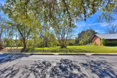 210 E Morrow Street, Georgetown, TX 78626 - Photo 4