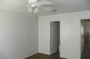 2221 Creekside Ln, Georgetown, TX 78626 - Photo 6