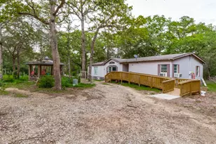 319 Green Oaks Dr, Bastrop, TX 78602 - Photo 2