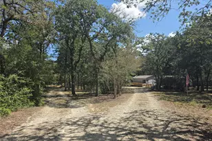 319 Green Oaks Dr, Bastrop, TX 78602 - Photo 6