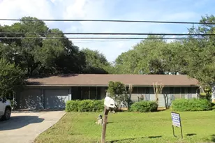 1306 Alamo St, San Marcos, TX 78666 - Photo 2