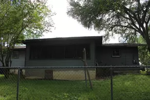 1306 Alamo St, San Marcos, TX 78666 - Photo 6