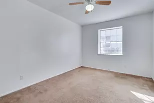 307 E 31st St, Austin, TX 78705 - Photo 12