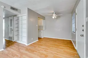 307 E 31st St, Austin, TX 78705 - Photo 2