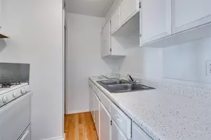 307 E 31st St, Austin, TX 78705 - Photo 8