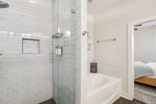 1206 Deloney St, Austin, TX 78721 - Photo 18