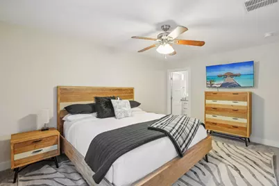 1206 Deloney Street #B, Austin, TX 78721 - Photo 24