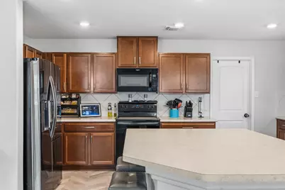 724 Bailey Park Drive, Jarrell, TX 76537 - Photo 16