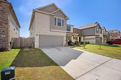 724 Bailey Park Drive, Jarrell, TX 76537 - Photo 2