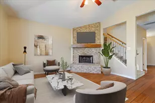 324 Bloomsbury Dr, Kyle, TX 78640 - Photo 6