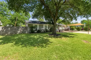 6706 Isabelle Dr, Austin, TX 78752 - Photo 2