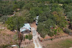 176 Lacy Dr, Elgin, TX 78621 - Photo 2