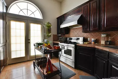 101 Harbour View, Lakehills, TX 78063 - Photo 4