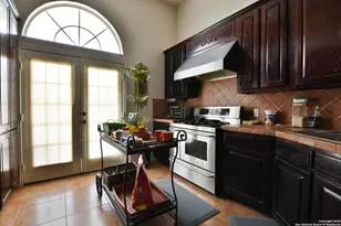 101 Harbour View, Lakehills, TX 78063 - Photo 4