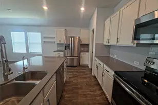 746 Carol Dr, Hutto, TX 78634 - Photo 6