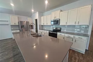 746 Carol Dr, Hutto, TX 78634 - Photo 4