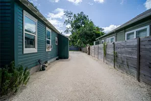 719 Springdale Rd, Austin, TX 78702 - Photo 2