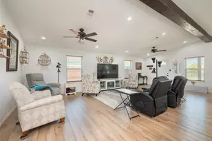 614 W 3rd St, McGregor, TX 76657 - Photo 6