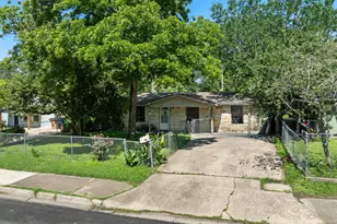 1122 Spur St, Austin, TX 78721 - Photo 1