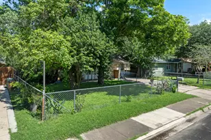 1122 Spur St, Austin, TX 78721 - Photo 2